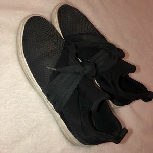Black lace up Steve Maddens